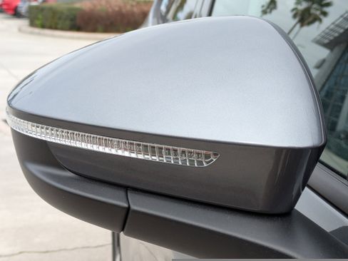 New 2026 Volkswagen Tiguan SE image 12