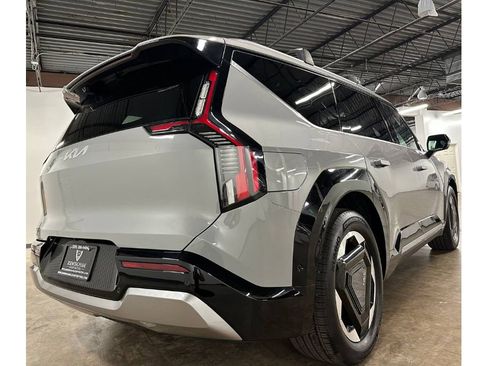 Used 2026 Kia EV9 Land AWD/4WD image 13