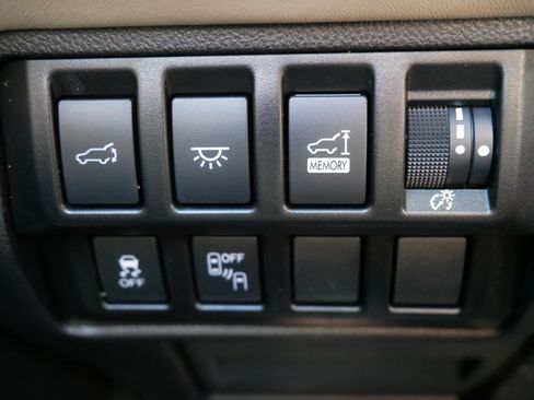 Used 2022 Subaru Ascent Touring AWD/4WD image 31