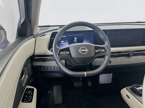Used 2023 Nissan Ariya EVOLVE+ image 18