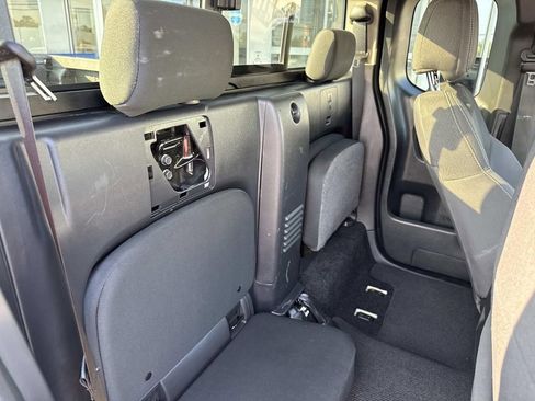 Used 2025 Nissan Frontier SV RWD image 10