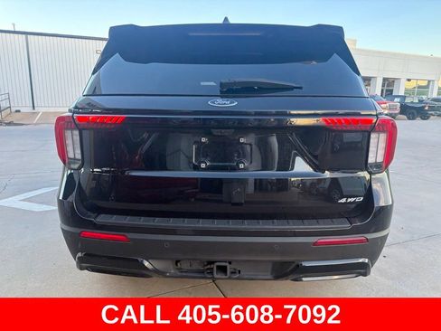 Used 2025 Ford Explorer ST-Line w/ ST-Line Street Pack AWD/4WD image 4