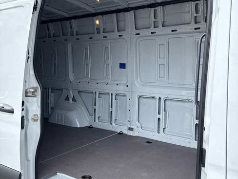 Used 2025 Mercedes-Benz Sprinter 2500 image 16