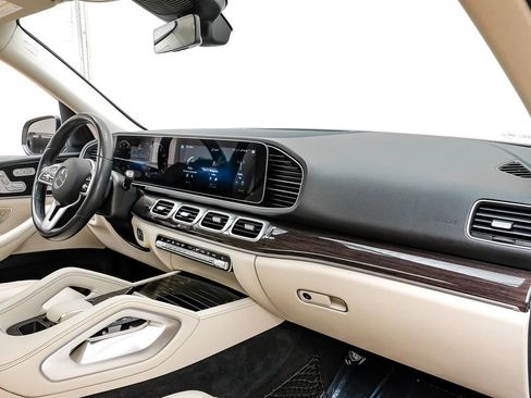 Used 2021 Mercedes-Benz GLE 450 4MATIC w/ AMG Line Exterior image 11