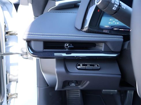 Used 2024 Chevrolet Corvette Z06 w/ Z07 Performance Package image 37