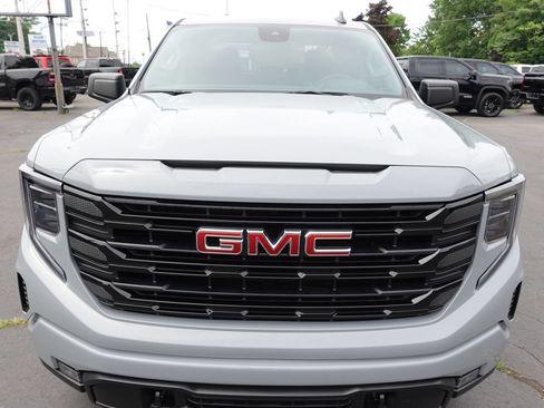 Used 2024 GMC Sierra 1500 Elevation AWD/4WD image 7