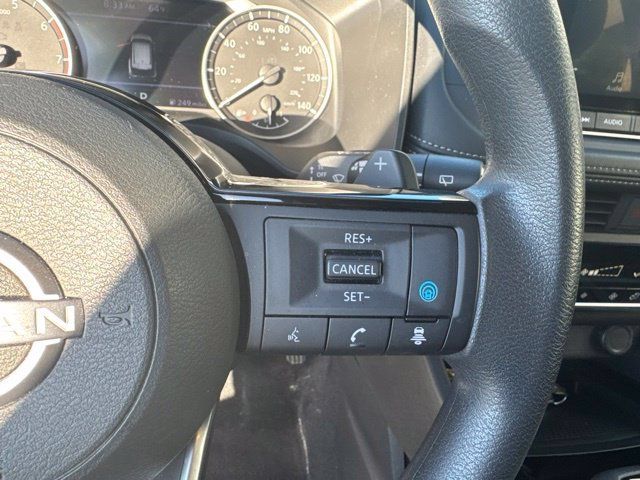 Used 2023 Nissan Rogue SV AWD/4WD image 12