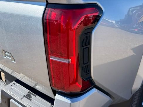 Used 2024 Toyota Tacoma Limited w/ Limited Package (LT) AWD/4WD image 14