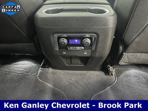 Used 2021 Chevrolet Suburban LT image 21