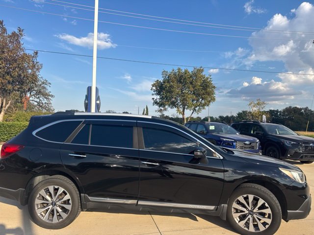 Used 2017 Subaru Outback 3.6R Touring w/ Popular Package #5A AWD/4WD image 2