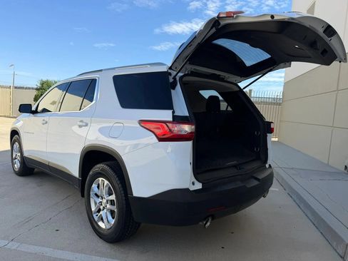 Used 2018 Chevrolet Traverse LT FWD image 16