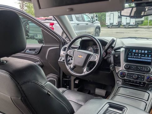 Used 2019 Chevrolet Suburban Premier AWD/4WD image 34