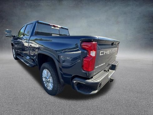Used 2023 Chevrolet Silverado 3500 High Country w/ Z71 Off-Road Package AWD/4WD image 8