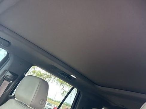 Certified 2022 GMC Yukon SLT w/ SLT Luxury Package image 10