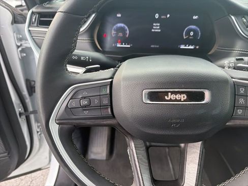 Used 2024 Jeep Grand Cherokee L Limited w/ Luxury Tech Group II image 24