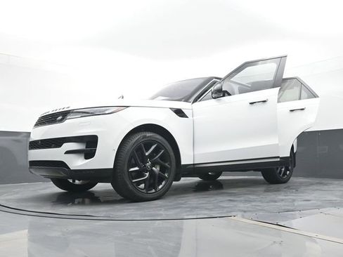 Used 2023 Land Rover Range Rover Sport SE image 28