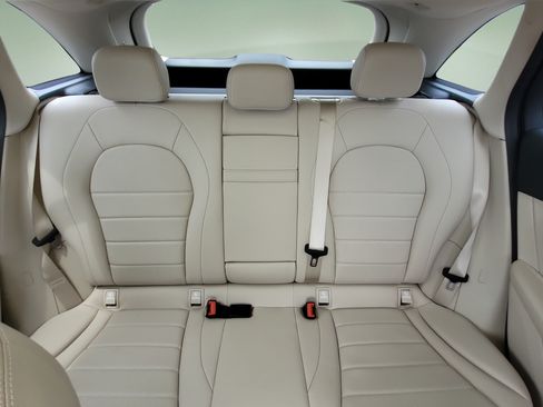 Used 2021 Mercedes-Benz GLC 300 4MATIC image 18