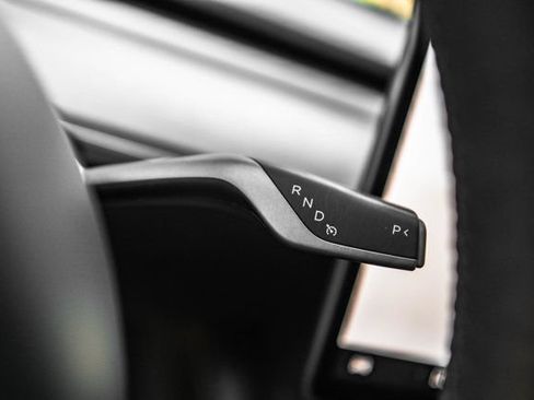 Used 2023 Tesla Model Y AWD image 13