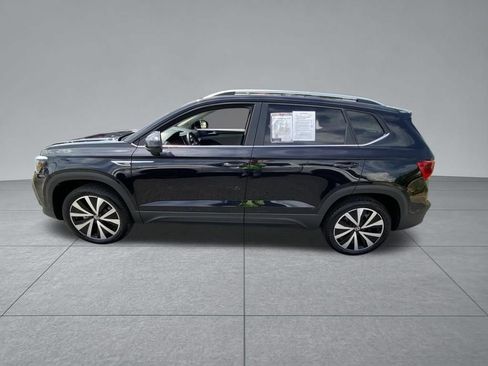 Used 2024 Volkswagen Taos SE FWD image 4
