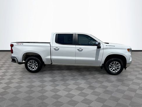 Used 2022 Chevrolet Silverado 1500 LT AWD/4WD image 5