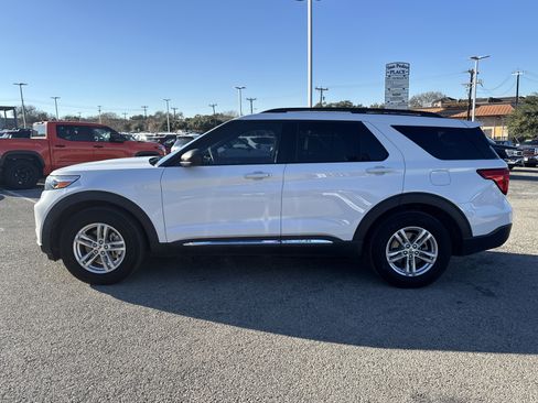 Used 2020 Ford Explorer XLT image 6