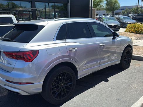 Used 2020 Audi Q3 2.0T Premium Plus w/ Premium Plus Package AWD/4WD image 3