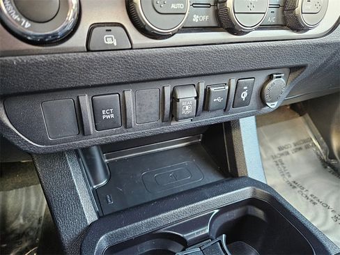 Certified 2023 Toyota Tacoma TRD Off-Road image 23