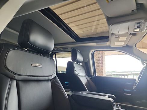 New 2025 Ford Expedition Platinum w/ Driver's Package image 18