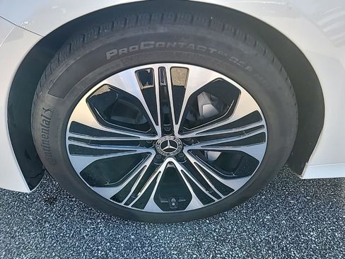 Used 2025 Mercedes-Benz E 350 Sedan image 4