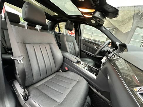 Used 2014 Mercedes-Benz E 550 4MATIC Sedan image 23