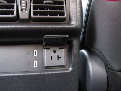 Certified 2025 Toyota 4Runner TRD Off-Road Premium image 35