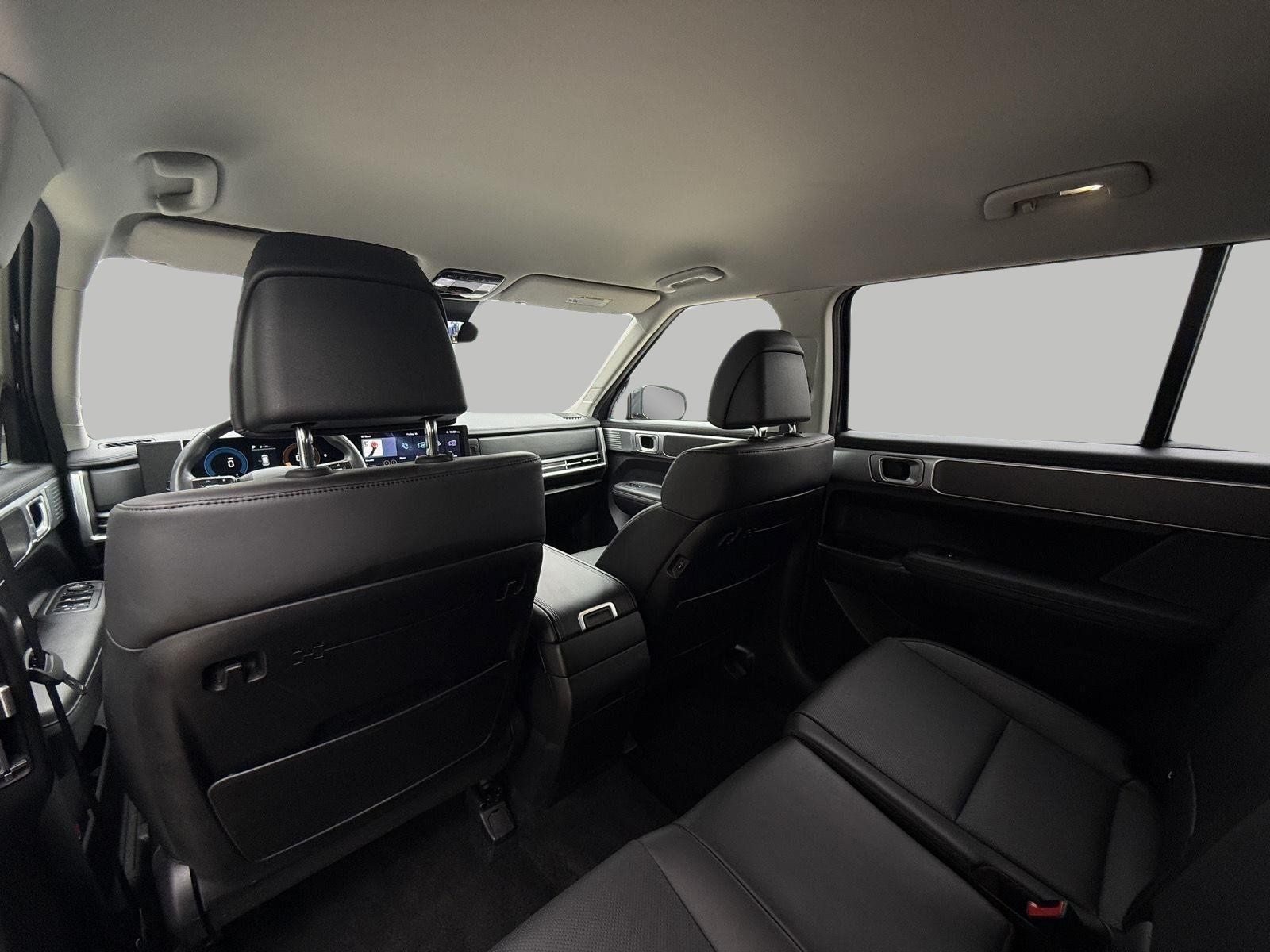 Used 2025 Hyundai Santa Fe SEL AWD/4WD image 32