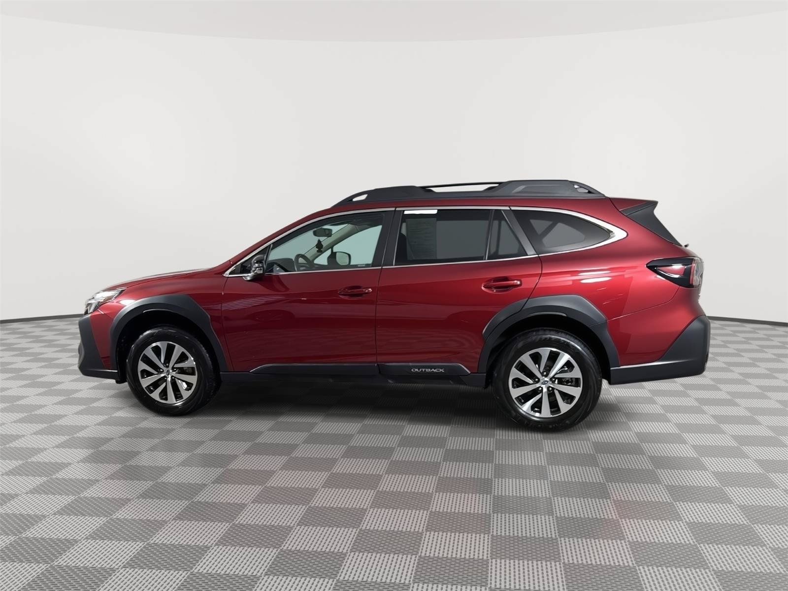 Used 2024 Subaru Outback Premium AWD/4WD image 4