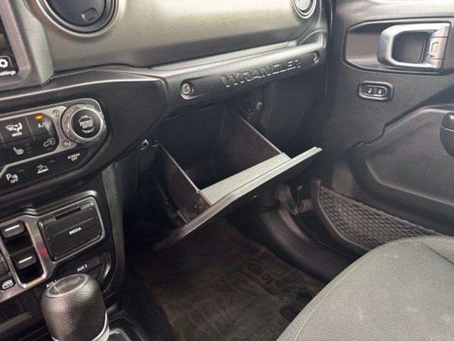 Used 2022 Jeep Wrangler Unlimited Sport AWD/4WD image 34