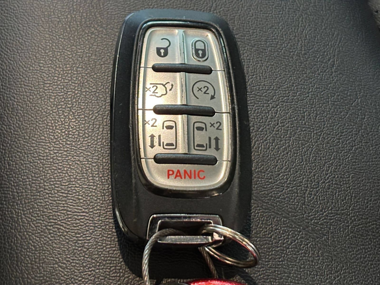 Used 2024 Chrysler Pacifica Touring-L FWD image 25