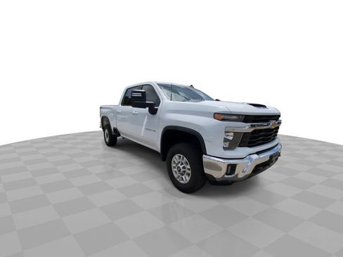 Used 2025 Chevrolet Silverado 2500 LT w/ Convenience Package AWD/4WD image 4