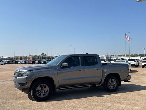 Certified 2025 Nissan Frontier SV w/ Tow Package RWD image 12