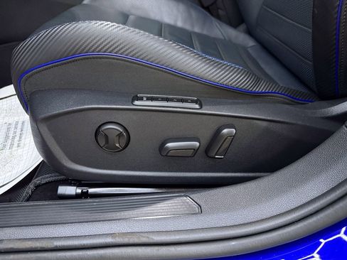 Used 2022 Volkswagen Golf R AWD/4WD image 16