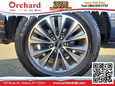 Used 2017 Lincoln Navigator Select image 10