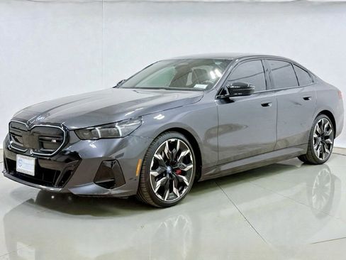 Used 2024 BMW i5 M60 w/ Premium Package image 3