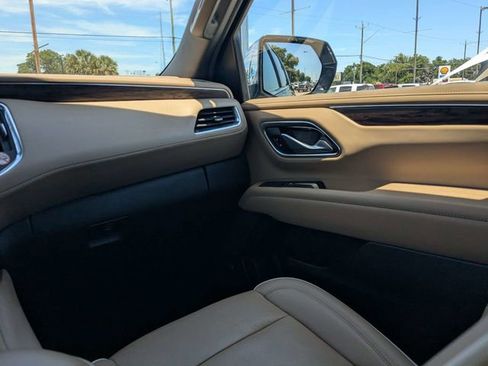 Used 2024 Chevrolet Suburban Premier RWD image 16