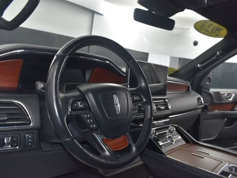 Used 2023 Lincoln Navigator Reserve AWD/4WD image 16