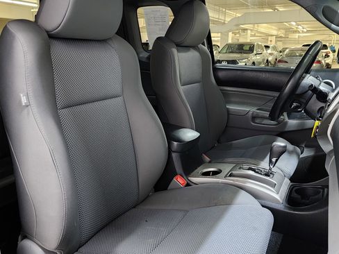 Used 2014 Toyota Tacoma 4x4 Access Cab V6 image 19