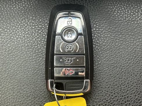 Used 2022 Lincoln Nautilus AWD w/ Premium Package image 25