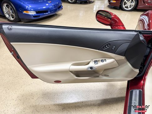 Used 2007 Chevrolet Corvette Convertible w/ Preferred Equipment Group image 27