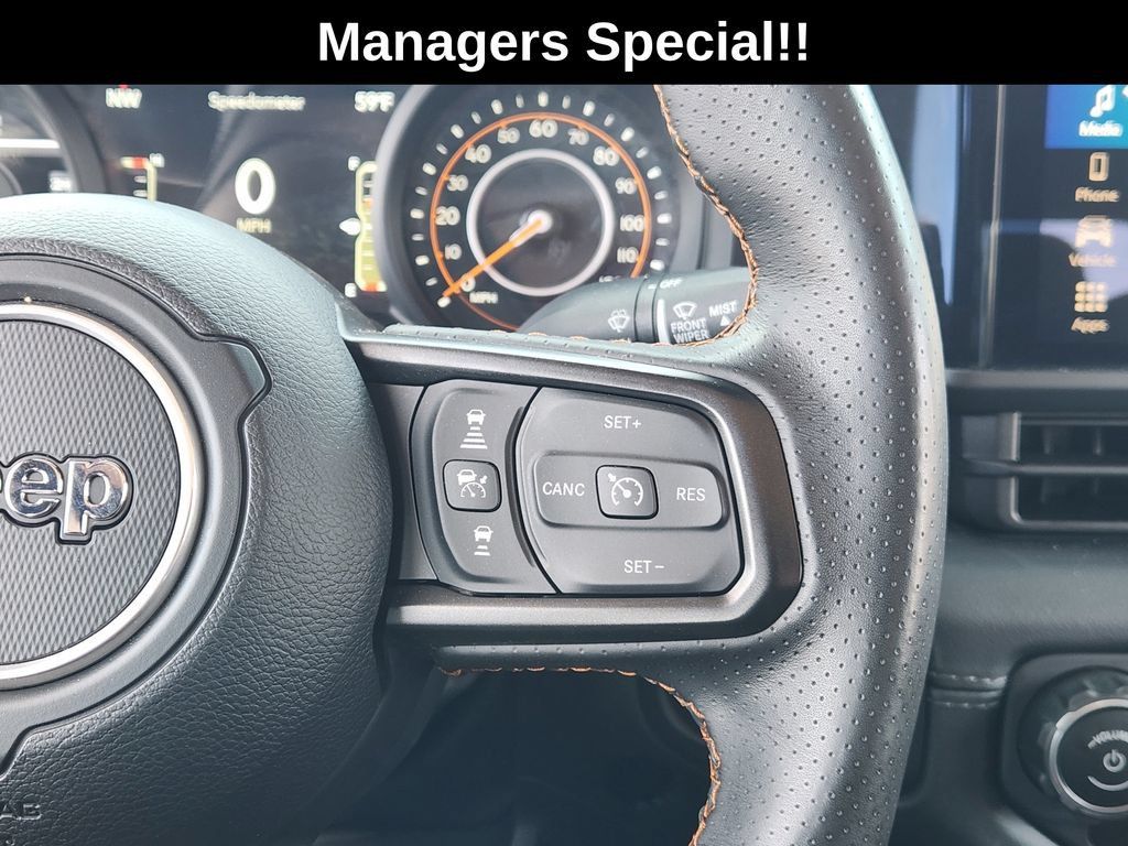 Used 2024 Jeep Gladiator Mojave w/ Safety Group AWD/4WD image 32