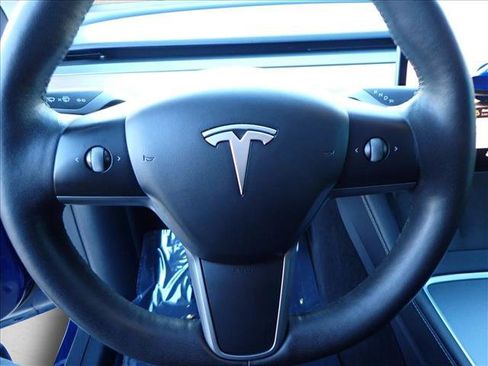 Used 2023 Tesla Model Y Performance image 15