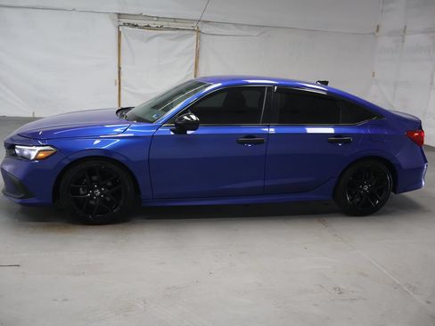 Used 2024 Honda Civic Sport image 4