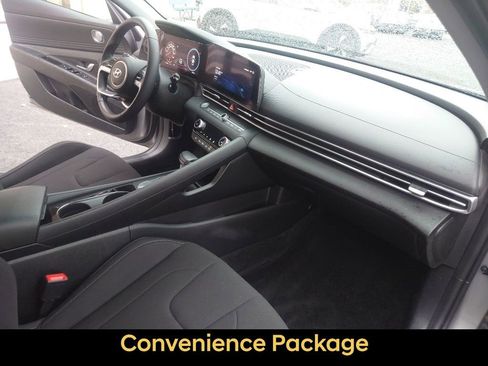 Certified 2023 Hyundai Elantra SEL w/ Convenience Package image 18