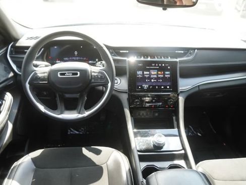 Used 2023 Jeep Grand Cherokee L Laredo AWD/4WD image 15